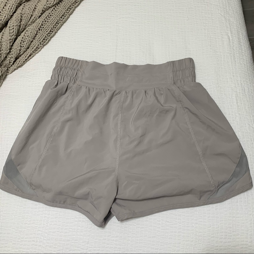 Balance Athletica Breeze Short - Picture 2 of 5